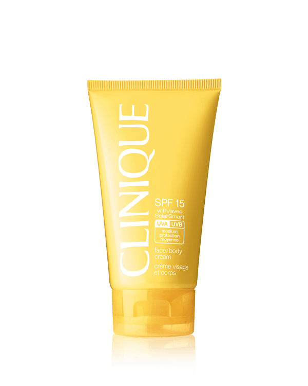 Clinique Sun Protector Solar Facial + Corporal SPF 15, Con su tecnología SolarSmart conseguirás protección contra los rayos UVA / UVB. Sin aceites.